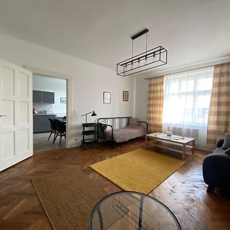 Apartman Xaveriova Praag Buitenkant foto