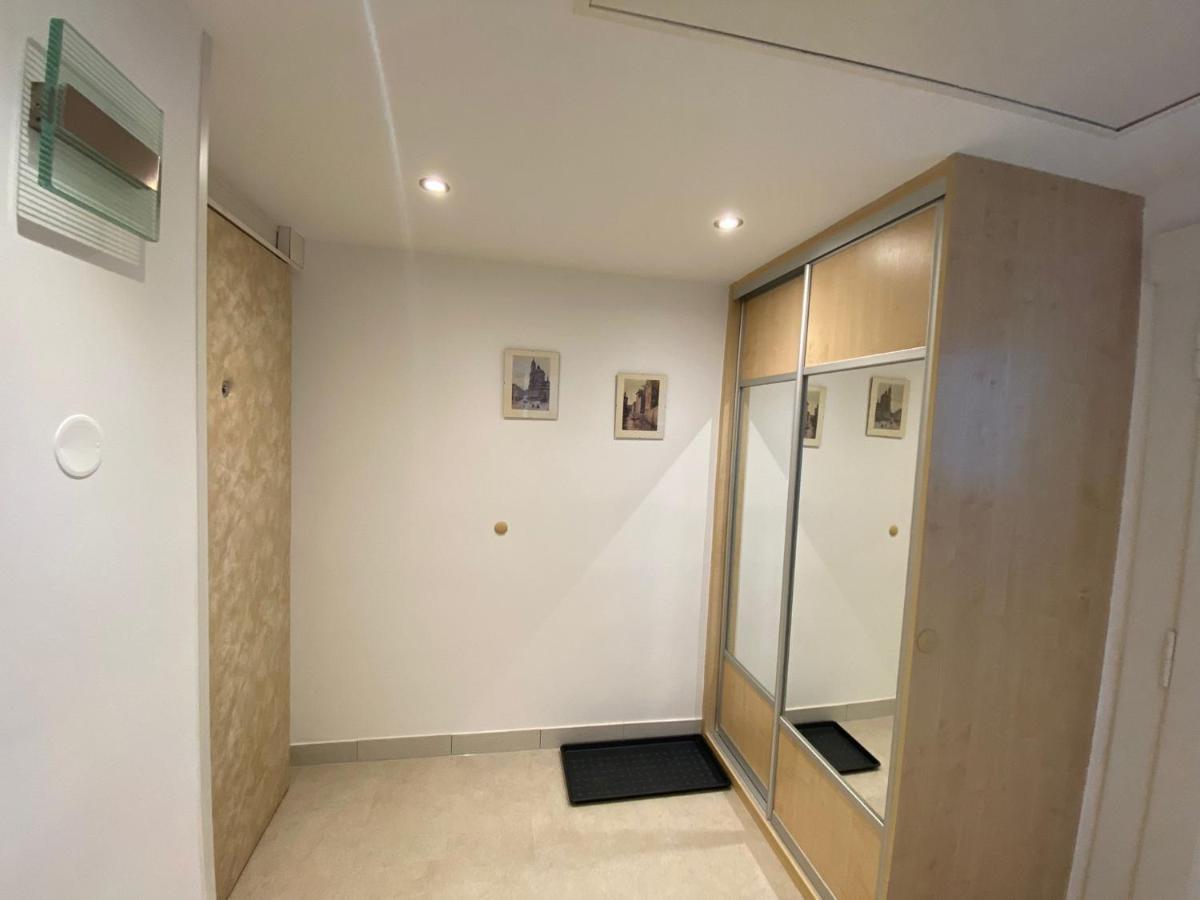Apartman Xaveriova Praag Buitenkant foto